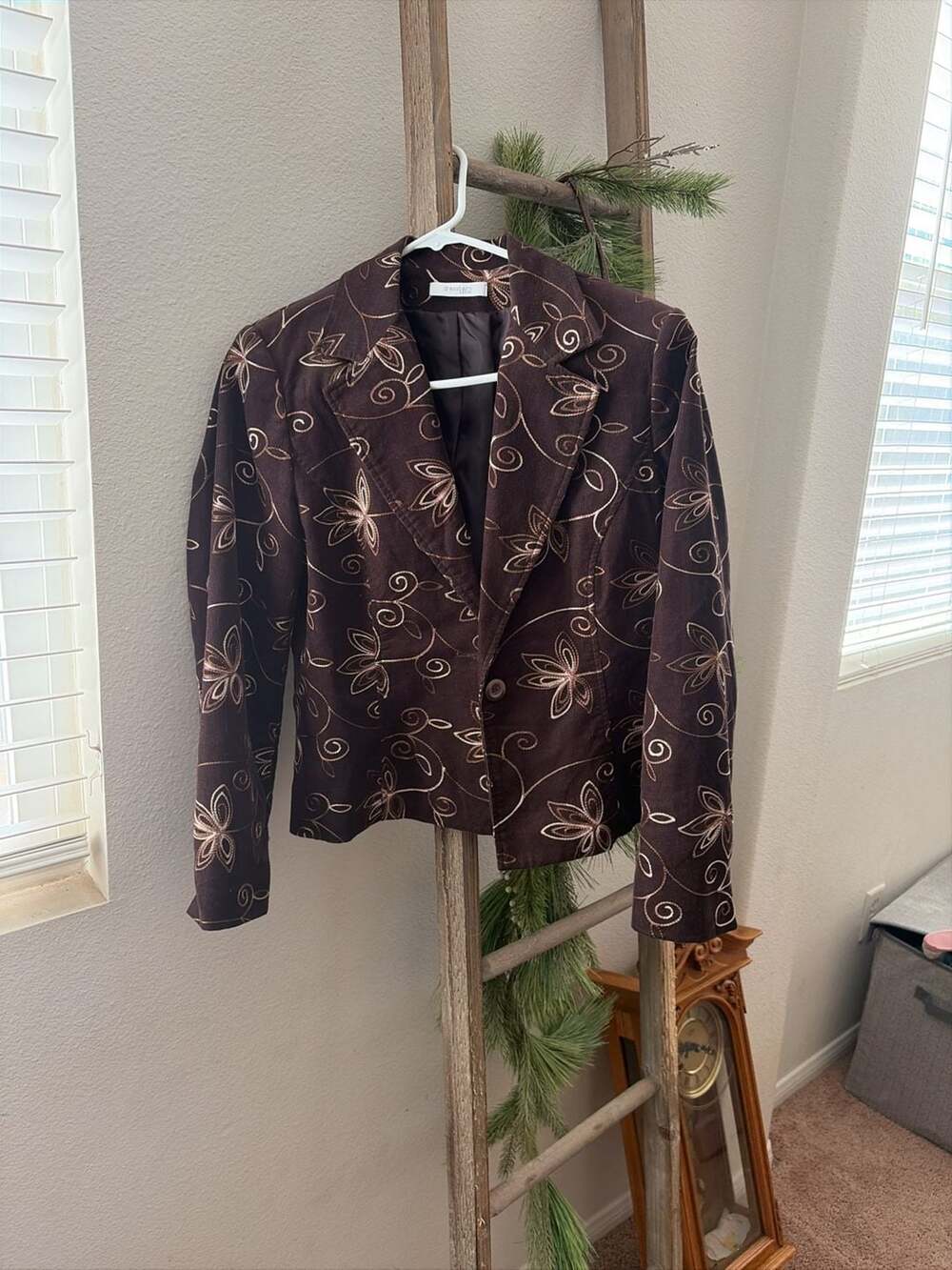 Dressbarn Petite Brown Floral Embroidered Corduroy Blazer Size PM